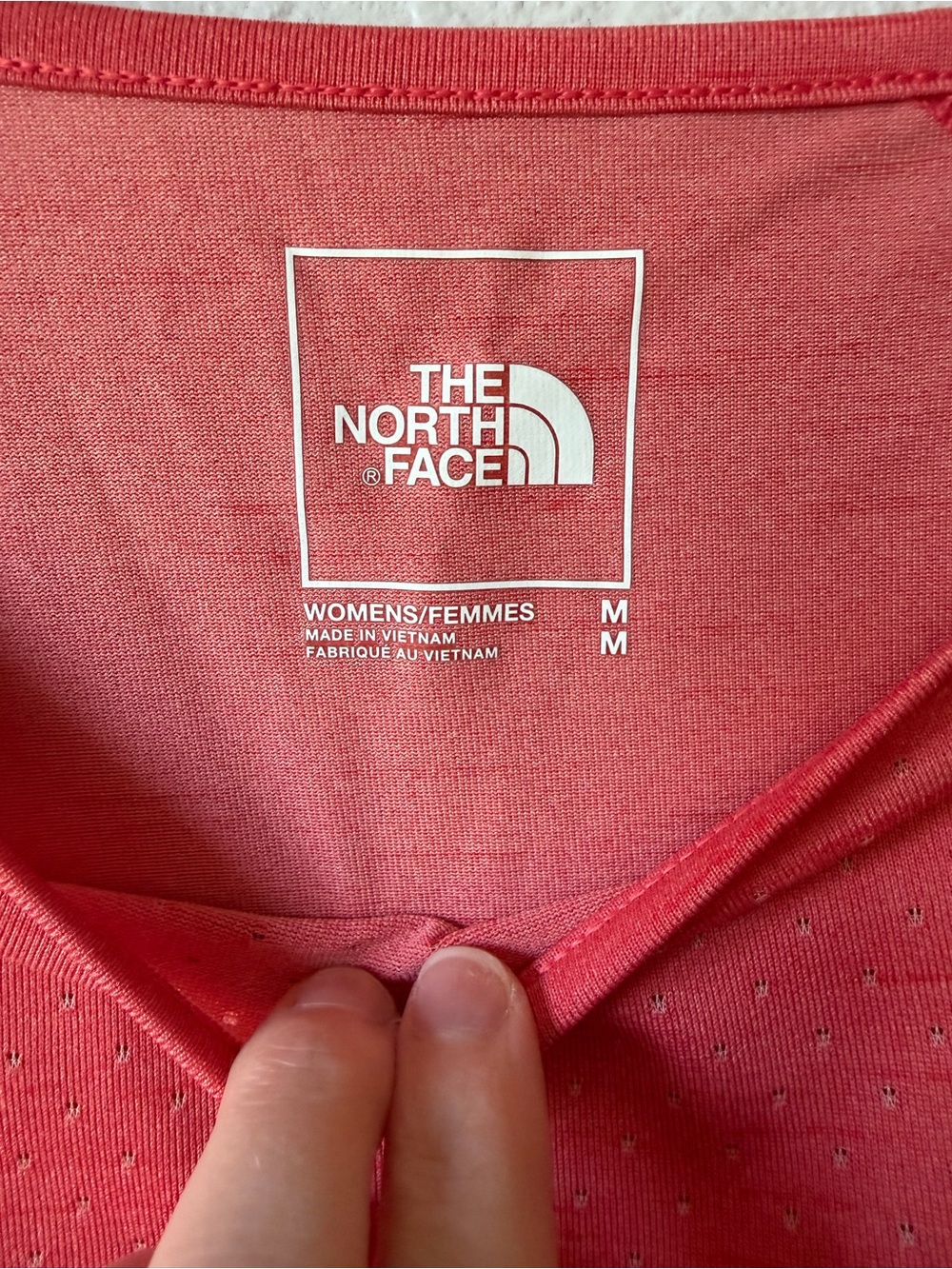 The North Face Women's Activewear Tee in Coral-Red, Medium, EUC, Short Sleeve - Picture 2 of 10